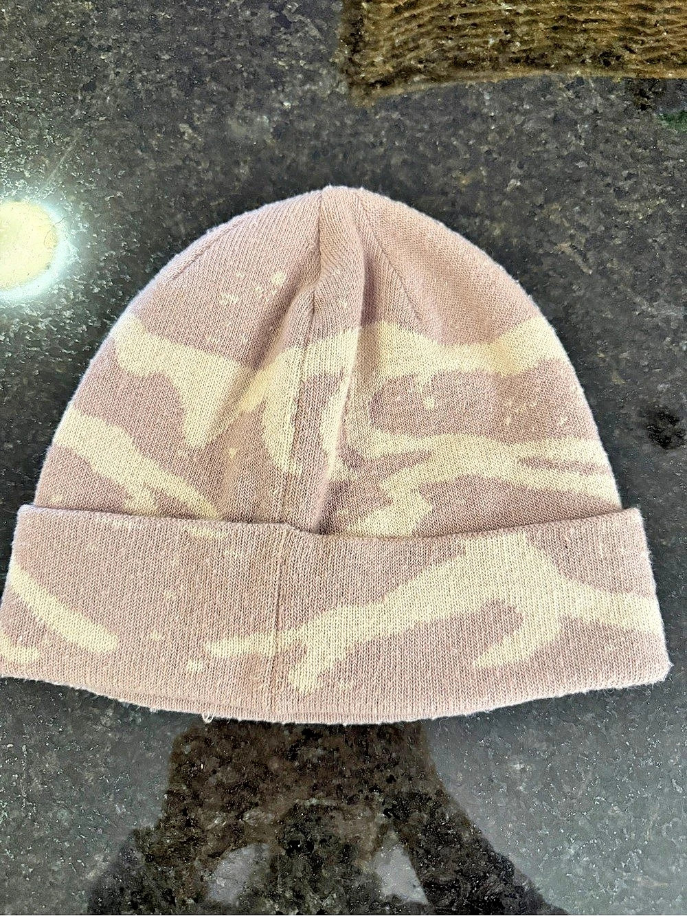 Arc'teryx grotto Toque in light pink